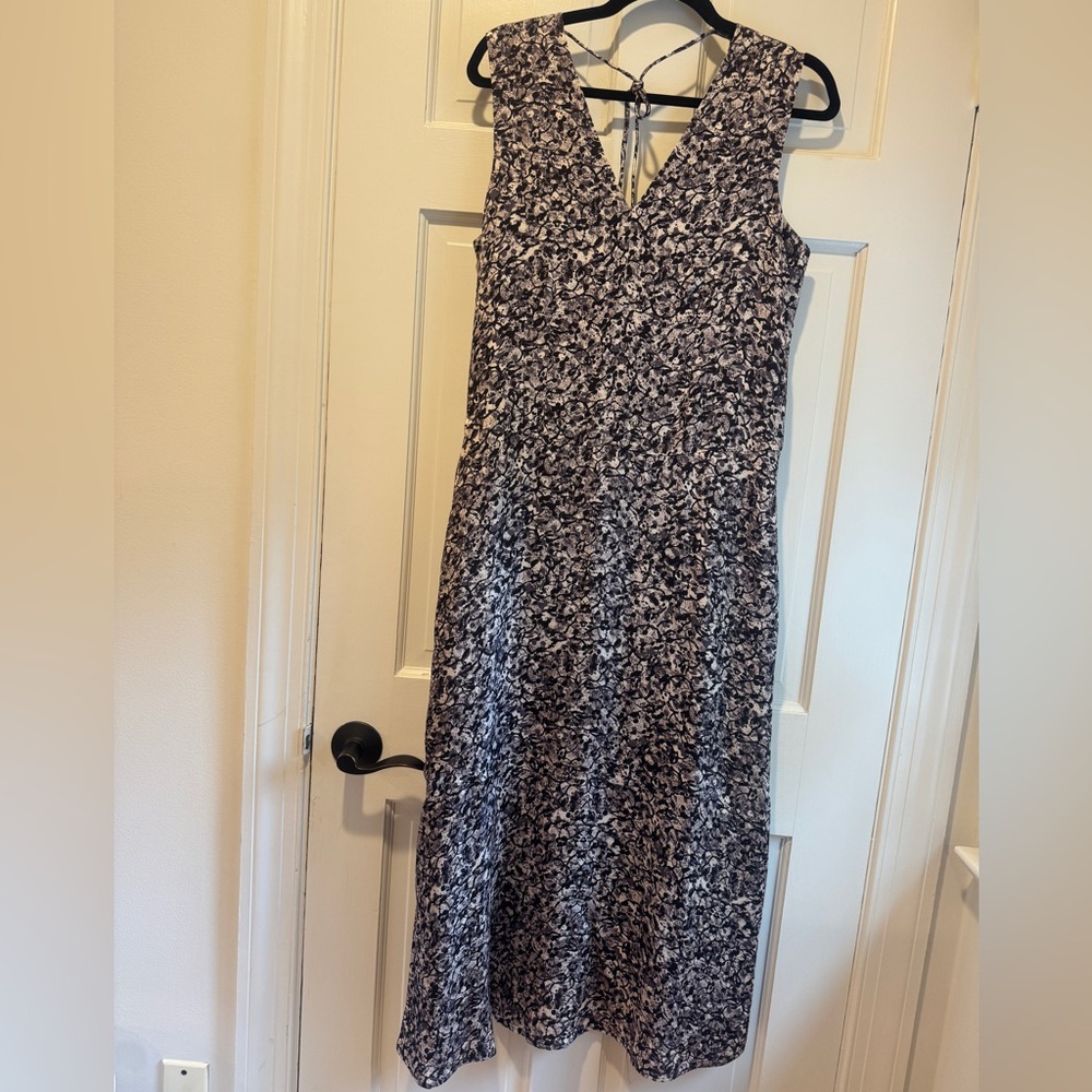 Everlane THE SATIN V-NECK MAXI DRESS in Splatter